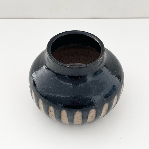 Handmade Studio Pottery Small Vase Black Natural Organic Industrial Raw 3 in - Picture 3 of 6